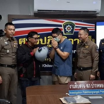 ปทุมธานี จ่าทหารนาวิกชักปืนขู่ไรเดอร์อ้างขับรถ จยย.เบียดเข้ามอบตัวแล้วพร้อมขอโทษคู่กรณี