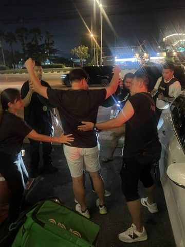 ไม่รอด! สตม.สกัดจับจีนเทาคารถหรู หลังก่อคดียักยอกทรัพย์ หอบ 250 ล้าน แปลงสัญชาติหนีหมายจับตำรวจสากลล่องหนนานถึง 7 ปี