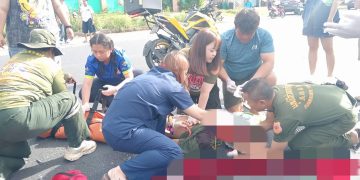 นครนายก - นาทีชีวิตแพทย์หญิงขับรถผ่านมาเจอเหตุเร่งช่วยเด็กชายวัย 15 ปีถูกรถเก๋งยูเทิร์นตัดหน้าเจ็บสาหัส 30 นครนายก – นาทีชีวิตแพทย์หญิงขับรถผ่านมาเจอเหตุเร่งช่วยเด็กชายวัย 15 ปีถูกรถเก๋งยูเทิร์นตัดหน้าเจ็บสาหัส