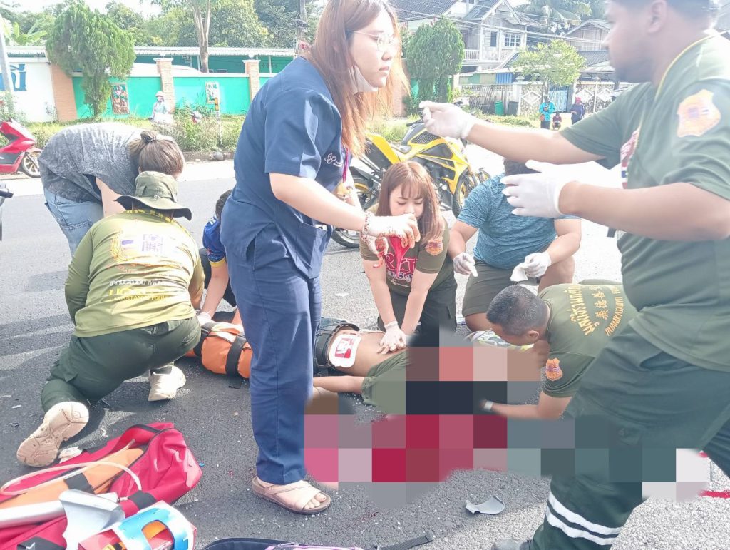 นครนายก - นาทีชีวิตแพทย์หญิงขับรถผ่านมาเจอเหตุเร่งช่วยเด็กชายวัย 15 ปีถูกรถเก๋งยูเทิร์นตัดหน้าเจ็บสาหัส 13 Talknews Online
