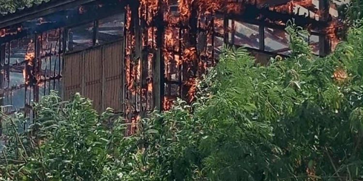 ชายวัย 58 ปี อาศัยอยู่บ้านเพียงลำพัง ไฟไหม้เสียหายทั้งหลัง วอนช่วยเหลือ 12 ชายวัย 58 ปี อาศัยอยู่บ้านเพียงลำพัง ไฟไหม้เสียหายทั้งหลัง วอนช่วยเหลือ