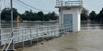 สิงห์บุรี / ตำรวจสภ.เมืองสิงห์บุรี ลงพื้นที่ตรวจสอบสถานการณ์อุทกภัยและให้กำลังใจประชาชนในพื้นที่น้ำท่วม 29 สิงห์บุรี / ตำรวจสภ.เมืองสิงห์บุรี ลงพื้นที่ตรวจสอบสถานการณ์อุทกภัยและให้กำลังใจประชาชนในพื้นที่น้ำท่วม