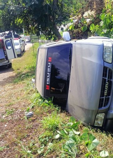 หนุ่มใหญ่พาญาติมาใช้สิทธิ์คนละครึ่ง ซื้อของ รถกระบะถอยลงดอยเครื่องดับ เบรกไม่ทำงาน พลิกคว่ำ เจ็บ 9 ราย