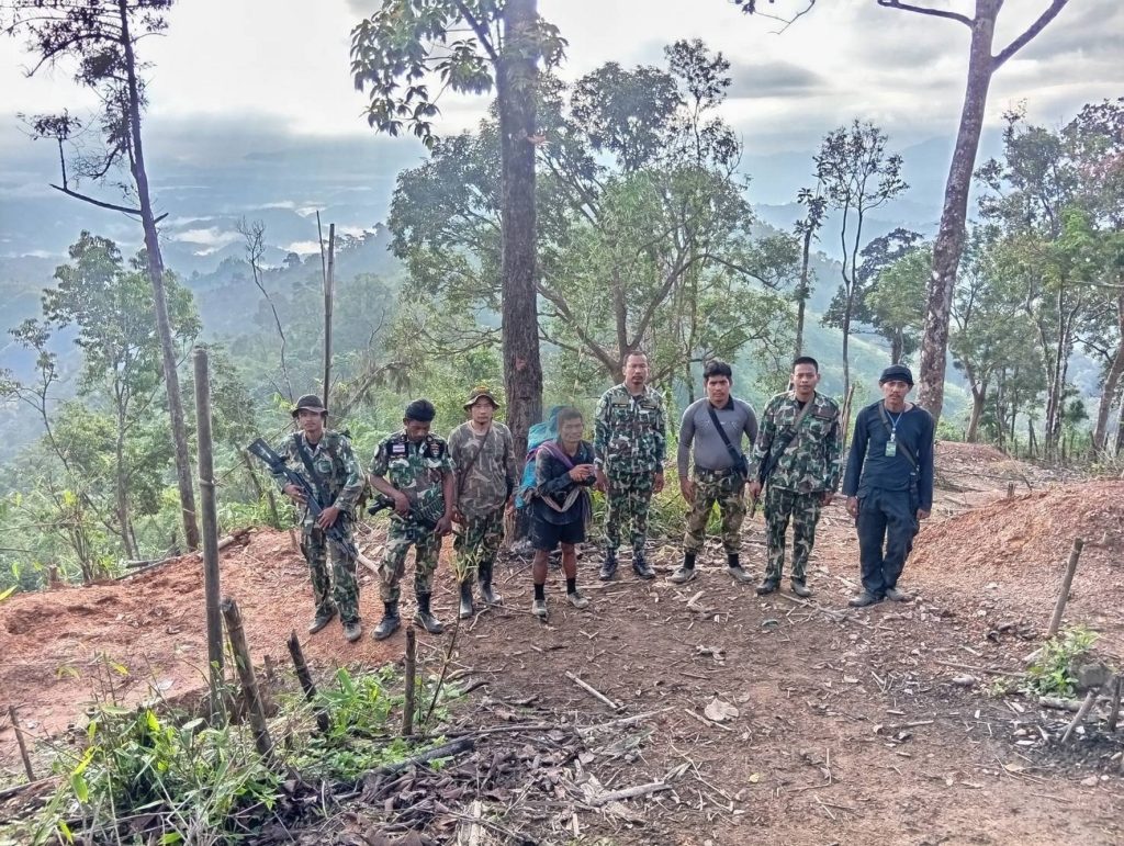 กาญจนบุรี - แก๊งพม่าเถื่อนเหิม ลุยข้ามชายแดนลักลอบขุดดินร่อนแร่ทองคำบนเขาผืนป่าลุ่มน้ำชั้น 1 A จนท.สุดอึดใช้เวลาเดินเท้า 16 กม.ดักซุ่มกลางป่านาน 3 คืน ตะครุบได้ 1 ขณะหลบในหลุม ที่เหลืออาศัยความมืดและชำนาญเส้นทางหนีรอด 13 Talknews Online