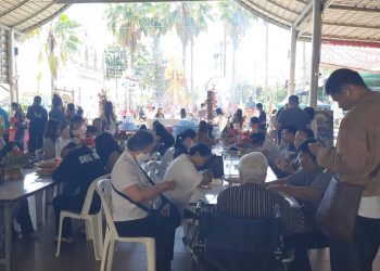 ปทุมธานี – สายมูแน่นวัด ถวายรถเบนซ์แก้บนไอ้ไข่หลังรับโชคกว่า 2 แสนบาท หนุ่มเจ้าของร้านคอมฯ จุดประทัด 5,000 นัดแก้บนหลังถูกรางวัลหลายหมื่น มาแล้ว 2 งวดติด