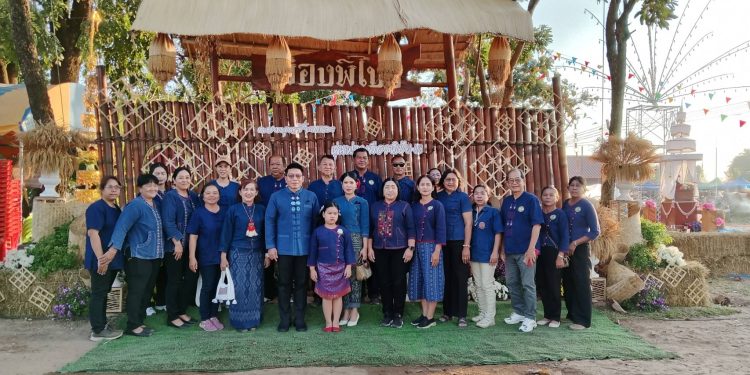อำเภอพิชัย จังหวัดอุตรดิตถ์ จัดงานประเพณีทำบุญกองข้าวเปลือกและหุ่นฟางเมืองพิชัย ประจำปี 2568