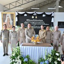 กระทรวงทรัพยากรธรรมชาติและสิ่งแวดล้อม ส่งมอบไม้จันทน์หอม ให้กับกระทรวงวัฒนธรรม ณ สำนักช่างสิบหมู่ จังหวัดนครปฐม ในการจัดสร้างพระโกศจันทน์และพระหีบจันทน์ เพื่อใช้ในงานพระราชพิธีถวายพระเพลิงพระบรมศพ สมเด็จพระนางเจ้าสิริกิติ์ พระบรมราชินีนาถ พระบรมราชชนนีพันปีหลวง