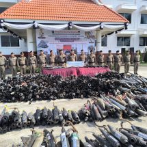 ตำรวจภูธร จ.ประจวบฯ ระดมกวาดล้างรถแต่งซิ่ง รถท่อดัง รถดัดแปลงสภาพ และรถแข่งในทาง 8 วัน ยึดท่อไอเสียดัดแปลงสภาพได้ 1,064 ท่อ พร้อมคุมเข้มต่อเนื่องสร้างความปลอดภัยบนท้องถนนช่วงเทศกาลปีใหม่