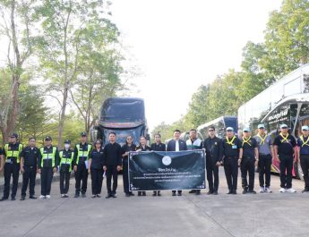 ชาวน่านเดินทางสู่สนามหลวง เข้าเฝ้าฯ กราบถวายบังคมพระบรมศพสมเด็จพระนางเจ้าสิริกิติ์ พระบรมราชินีนาถ พระบรมราชชนนีพันปีหลวง