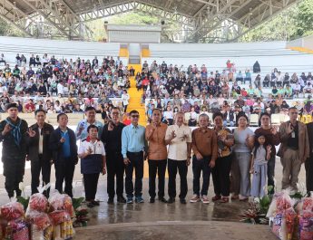 เบตง / ส่งมอบความสุขปีใหม่ แจกทุนการศึกษา มอบเครื่องอุปโภคบริโภคแก่ผู้ยากไร้ 600 ถุง