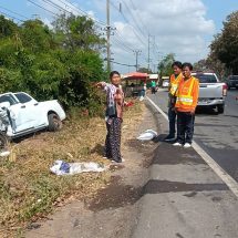 ปราจีนบุรี รถชนกันต่อหน้าแม่ค้าขายข้าวโพดริมทาง