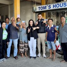 พังงา-“ชัยชนะ–กันตวรรณ” เดินตลาดเช้าคุระบุรี ขอคะแนนหนุน “กุศล” ผู้สมัคร สส.พังงา เขต 2 ชี้กระแสประชาธิปัตย์กลับมาคึกคัก เดินหน้าผลักดันสนามบิน–มารีน่ายอร์ช รองรับท่องเที่ยว