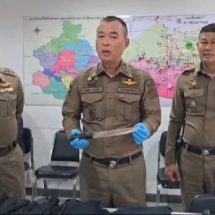 ปราจีนบุรี แถลงข่าวจับไอ้นกแทงจ่าอ้างแค้นรถถูกขีด