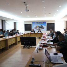 กาญจนบุรี – ผวจ.กาญจน์ ประชุมขับเคลื่อนมาตรการป้องกันการทุจริตในการบริหารจัดการแรงงานข้ามชาติ พร้อมติดตามสถานการณ์การลักลอบเข้าเมืองผิดกฎหมายในพื้นที่