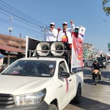 ปทุมธานี ผู้สมัครนายก อบต. หมายเลข 1นำขบวนคาราวานกว่า 10 คันอ้อนขอคะแนนจากชาวบ้าน