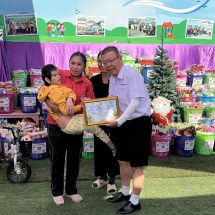 สีสัน ! รองผู้ว่าฯ แพร่ แต่งชุด นร.ร่วมเปิดงานวันเด็กศูนย์ศึกษาพิเศษแพร่