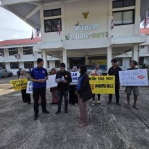 พังงา ชาวบ้านเกาะยาวน้อยรวมตัวประท้วงต่างชาติเข้ามาทำมาหากินแย่งอาชีพของคนไทย ข่มขู่ชาวบ้านอ้างรู้จักผู้หลักผู้ใหญ่ไม่กลัว ขอให้ออกจากพื้นที่ทันที