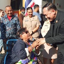 สิงห์บุรี / ผู้ว่าฯ สิงห์บุรี ตรวจเยี่ยมหน่วยเลือกตั้ง อบต.บางกระบือ ประชาชนตื่นตัวใช้สิทธิคึกคัก