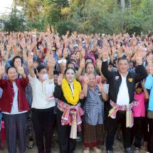 กาฬสินธุ์โอกาสใหม่ลุยกมลาไสย 3 ตำบล “ประภาส -วิไลพร” มั่นใจคนกาฬสินธุ์ต้องการเปลี่ยน สส.เขต 5 ประกาศ “มีเราไม่มีมืด” ติดโซล่าร์รูฟครัวเรือนยากจนใช้ไฟฟรีตลอดชีวิต