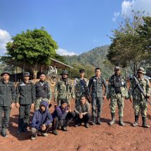กาญจนบุรี – จนท.อุทยานฯทองผาภูมิ ทหาร ฉก.ลาดหญ้าฯ ตชด.135 ซุ่มตะครุบแก๊งพม่าหลบหนีจากเขตควบคุมคนต่างด้าว ลักลอบขุดดินร่อนแร่ทองคำกลางป่าลุ่มน้ำชั้น 1A จับได้คาหลุม 3 ราย อีกกว่า 10 ราย อาศัยความมืดวิ่งหนี
