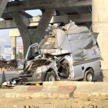 ขอแสดงความเสียใจอีก 1 คนที่เสียชีวิต จากเครนถล่ม ถนนพระราม 2 นายศราวุธ เวชการ อาสามาขับรถแทนเพื่อน สุดท้ายเสียชีวิต เค้าเป็นเสาหลักครอบครัว และวันนี้คือวันคล้ายวันเกิดลูกสาว 2 ขวบ