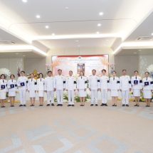 กาฬสินธุ์ สำนักงานสาธารณสุขจังหวัดกาฬสินธุ์ จัดพิธีรับพระราชทานเครื่องราชอิสริยาภรณ์ชั้นสายสะพาย เชิดชูเกียรติ 35 ข้าราชการสาธารณสุข ผู้ทุ่มเทแรงกายแรงใจปฏิบัติหน้าที่เพื่อประชาชน