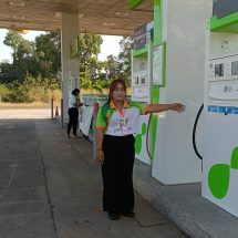 ปราจีนบุรี 2หนุ่มแสบหลบกล้องวงจรปิดเติมน้ำมันไม่จ่ายตังค์