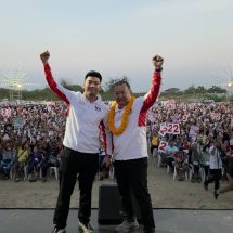 ลพบุรี ผู้คนล้นหลามพรรคเพื่อไทยตั้งเวทีปราศรัยตลาดหนองม่วง