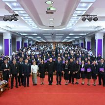 โรงเรียนสิรินธรราชวิทยาลัย จังหวัดนครปฐม จัดพิธีประกาศเกียรติคุณมอบรางวัลบุคลากร และนักเรียนของโรงเรียน เนื่องในวันพระบารมีปกเกล้า