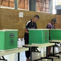 ประชาชนและทหารตบเท้าเลือกตั้งล่วงหน้าในและนอกเขตจังหวัดนราคึกคัก