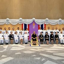 ผู้ว่าฯ กาฬสินธุ์ พร้อมประธานแม่บ้านมหาดไทยจังหวัดกาฬสินธุ์ เข้ารับพระราชทานเข็ม “พุ่มเพชร” จากสมเด็จพระกนิษฐาธิราชเจ้า กรมสมเด็จพระเทพรัตนราชสุดา ฯ สยามบรมราชกุมารี ในฐานะผู้ดำเนินงานมูลนิธิร่วมจิตต์น้อมเกล้า ฯ เพื่อเยาวชน ในพระบรมราชินูปถัมภ์