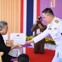 ผู้ว่าฯ กาฬสินธุ์ เข้ารับพระราชทานเหรียญที่ระลึก