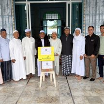 ผู้กำกับการสถานีตำรวจภูธรเบตง นำตำรวจมุสลิม มอบอินทผาลัมให้คณะกรรมการมัสยิดกลางอำเภอเบตง สานสัมพันธ์ในเดือนรอมฎอน ฮ.ศ.1447