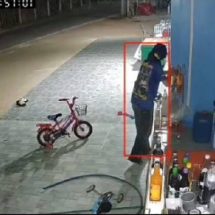 ปราจีนบุรี กล้องวงจรปิดจับภาพวัยรุ่นลักน้ำมันเบนซิน2ขวด