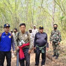 กาญจนบุรี – ลดค่า pm 2.5 และหมอกควัน นายอำเภอเมืองกาญจน์ ร่วมหน่วยงานควบคุมไฟป่า และ ประชาชน เร่งทำแนวกันไฟ