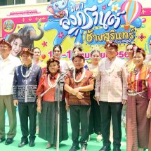 สุรินทร์ จัดเต็มแต่งชุดผ้าไหมพื้นบ้านพร้อมมงกุฎผ้าไหมพันเป็นรูปหัวช้างและงวงสวยงามสวมใส่ เชิญชวนเที่ยวงานมหาสงกรานต์ช้าง 10-12 เมษายน