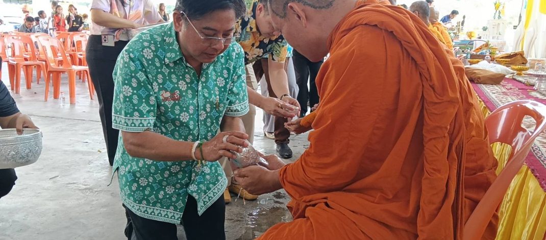 สระบุรี หน้าพระลานสุขล้นใจ! “นายกลิ้ม” นำทัพเปิดงานสงกรานต์ 69 ฮาลั่นกอล์ฟพระราชา ก่อนหลอมรวมศรัทธาทำบุญ-รดน้ำดำหัวรับปีใหม่ไทย