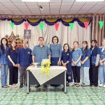 ชื่นมึน ! ปลัด ทต.เด่นชัยฯ ร่วมรดน้ำดำหัวขอพร “นายกดำรงเกียรติ กิตติประภัสร์” คณะผู้บริหารและ สท.ฯ