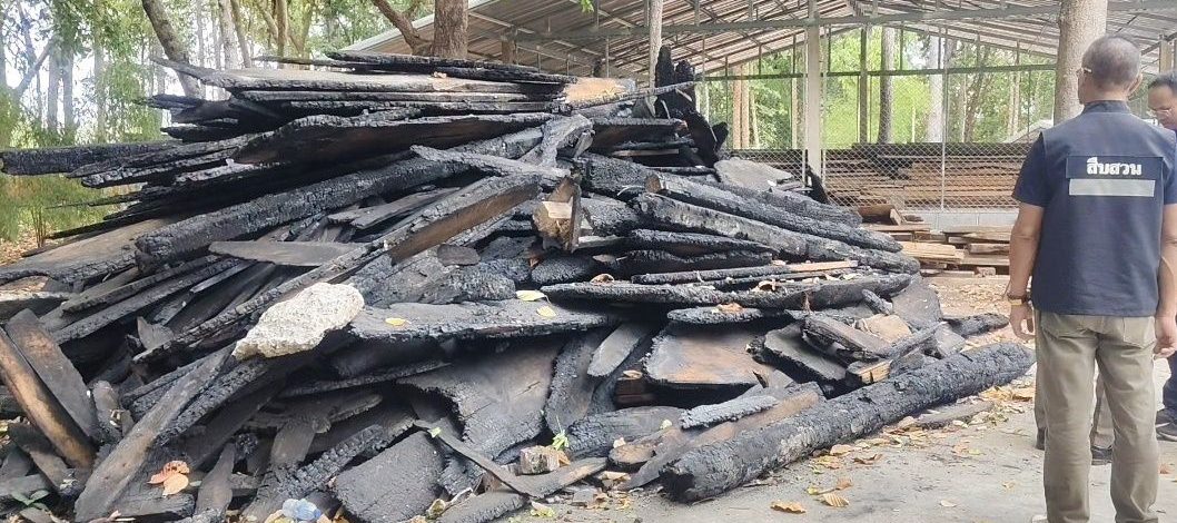 กาฬสินธุ์ ปกครองอำเภอห้วยผึ้งร่วมตำรวจลุยสอบเหตุไฟไหม้ศาลาวัด