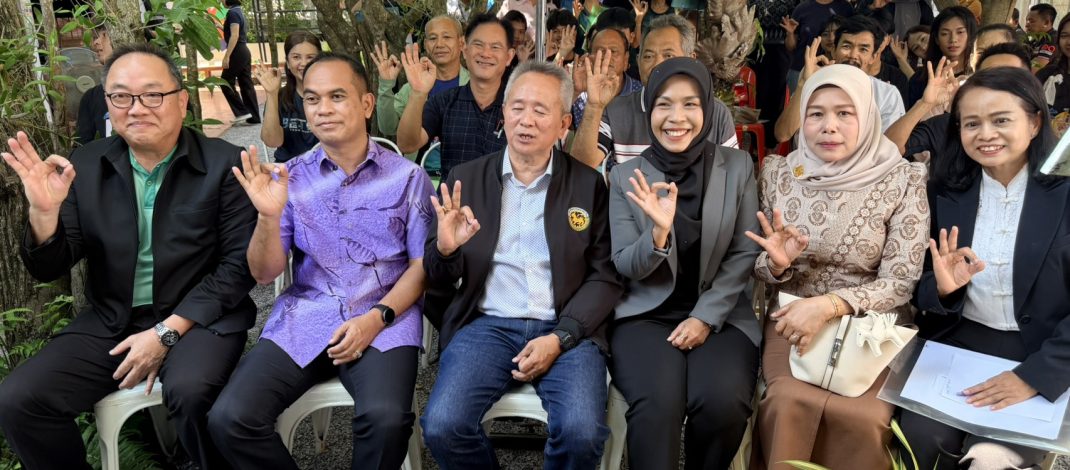 ภาครัฐ เอกชน และตัวแทนภาคประชาชน ร่วมสะท้อนความเสียงชาวเบตงขับเคลื่อนการท่องเที่ยวด้วยกีฬา ในเวทีเสวนา “Betong Sport Tourism ทิศทาง โอกาส และความท้าทาย ขับเคลื่อนเบตงด้วยการท่องเที่ยวเชิงกีฬา”