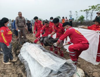 สกลนคร เฒ่าถึงฆาตช่วยดับไฟไหม้ทุ่งนาถูกไฟคลอกเสียชีวิตสลด