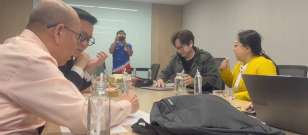 “แม่แตงโม-ปานเทพ-อัจฉริยะ” บุก DSI ยื่นหลักฐาน 1,000 แผ่นคดีแตงโม โต้ปมเวลาตกเรือ-จ่อฟ้องนิติวิทยาศาสตร์ละเว้นหน้าที่