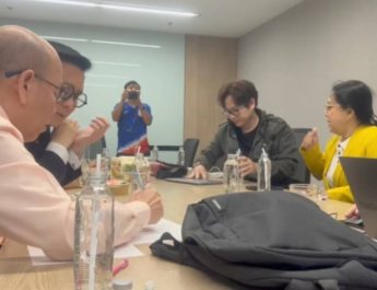 “แม่แตงโม-ปานเทพ-อัจฉริยะ” บุก DSI ยื่นหลักฐาน 1,000 แผ่นคดีแตงโม โต้ปมเวลาตกเรือ-จ่อฟ้องนิติวิทยาศาสตร์ละเว้นหน้าที่