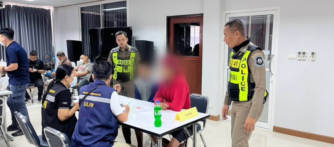 หยุดขบวนการขนแรงงานเถื่อน ชนรถเจ้าหน้าที่เปิดทางหนีก่อนถูกรวบ 19 ราย คาแหล่งกบดาน ลอบส่งต่อมาเลเซีย ค่าหัว 75,000 บาทต่อคน