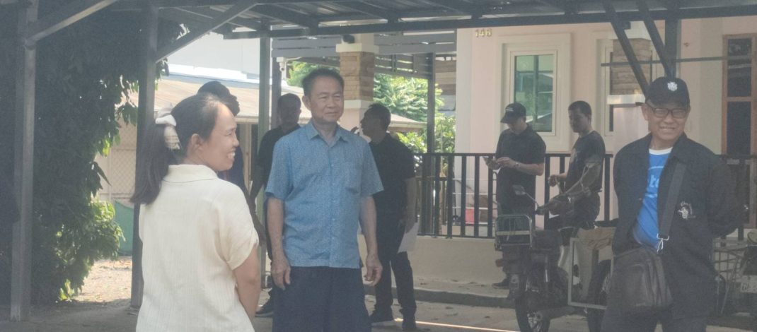 ประชาชนมาก่อน ! “นายกเงิน” นำทีม ผู้บริหาร ส.อบตฯ ร่วมสำรวจความเสียหาย พายุถล่มชาวบ้าน