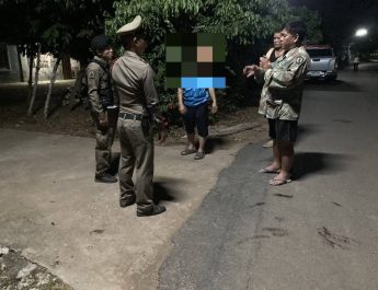 เกิดเหตุทะเลาะวิวาทระหว่างเครือญาติ วัย 43 ปีสู้หนุ่ม 26 คว้ามีดฟันหลังจากนั่งดื่มสุราร่วมกัน