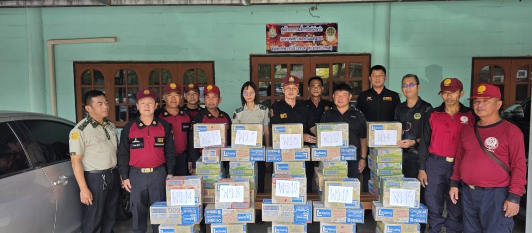 สำนักจัดการทรัพยากรป่าไม้ที่ 3 สาขาแพร่ ส่งมอบนมกล่องฯ เพื่อสนับสนุนและเป็นขวัญกำลังใจแก่ จนท.ด้านการป้องกันรักษาป่าและเจ้าหน้าที่ดับไฟป่าประจำหน่วยป้องกันฯ