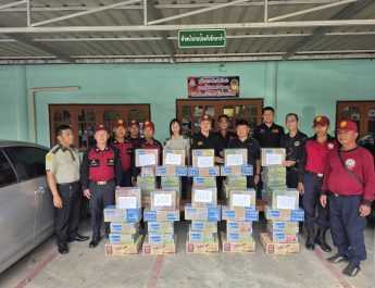 สำนักจัดการทรัพยากรป่าไม้ที่ 3 สาขาแพร่ ส่งมอบนมกล่องฯ เพื่อสนับสนุนและเป็นขวัญกำลังใจแก่ จนท.ด้านการป้องกันรักษาป่าและเจ้าหน้าที่ดับไฟป่าประจำหน่วยป้องกันฯ