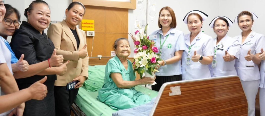 ด่วนหาม!!! แม่คำสอน สระทอง ศิลปินแห่งชาติ ปี 2559ด้านประณีตศิลป์ -ทอผ้า “ผ้าไหมวิจิตรแพรวา”ส่งโรงพยาบาลกาฬสินธุ์ ท่ามกลางความเป็นห่วง