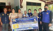 นายอำเภอนครชัยศรี นำทีมปลัด ฝ่ายทะเบียนฯ ส่วนราชการลงเรือ ลุยสวน ทำบัตรประชาชนประจำตัวกลุ่มเปราะบาง ถึงบ้านสวน